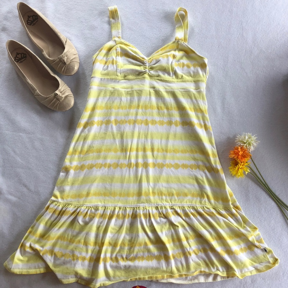 ✨The North Face Yellow Stripe Dress✨